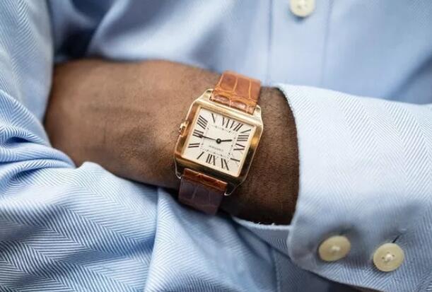 This Cartier makes the wearers very gentle and elegant.